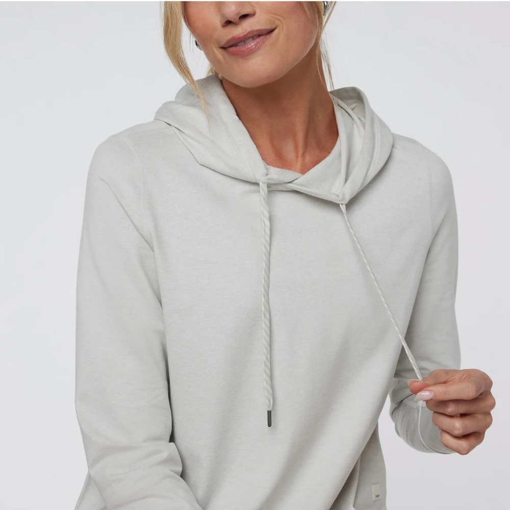 Vuori essentials hoodie